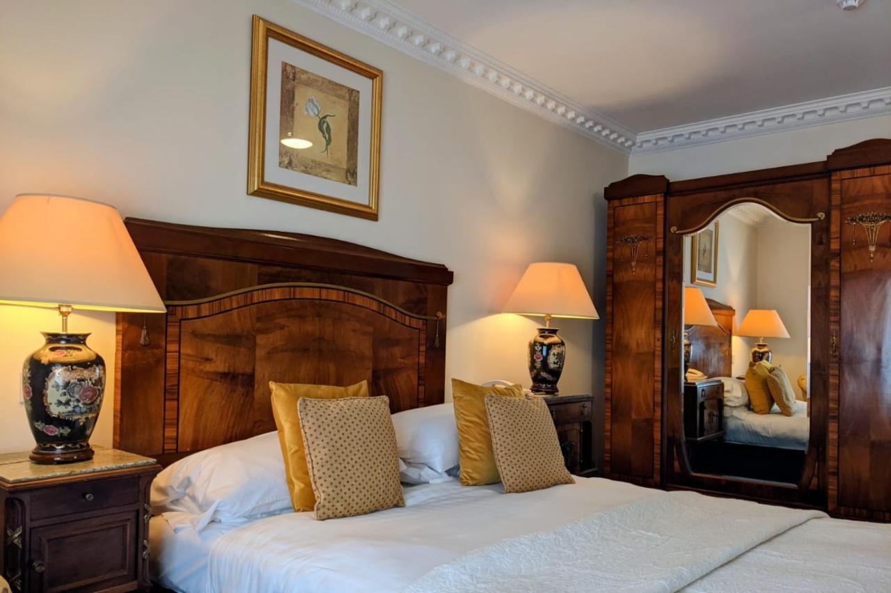 Foley'S Townhouse Killarney Hotel ภายนอก รูปภาพ