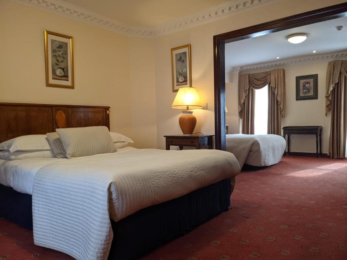 Foley'S Townhouse Killarney Hotel ภายนอก รูปภาพ