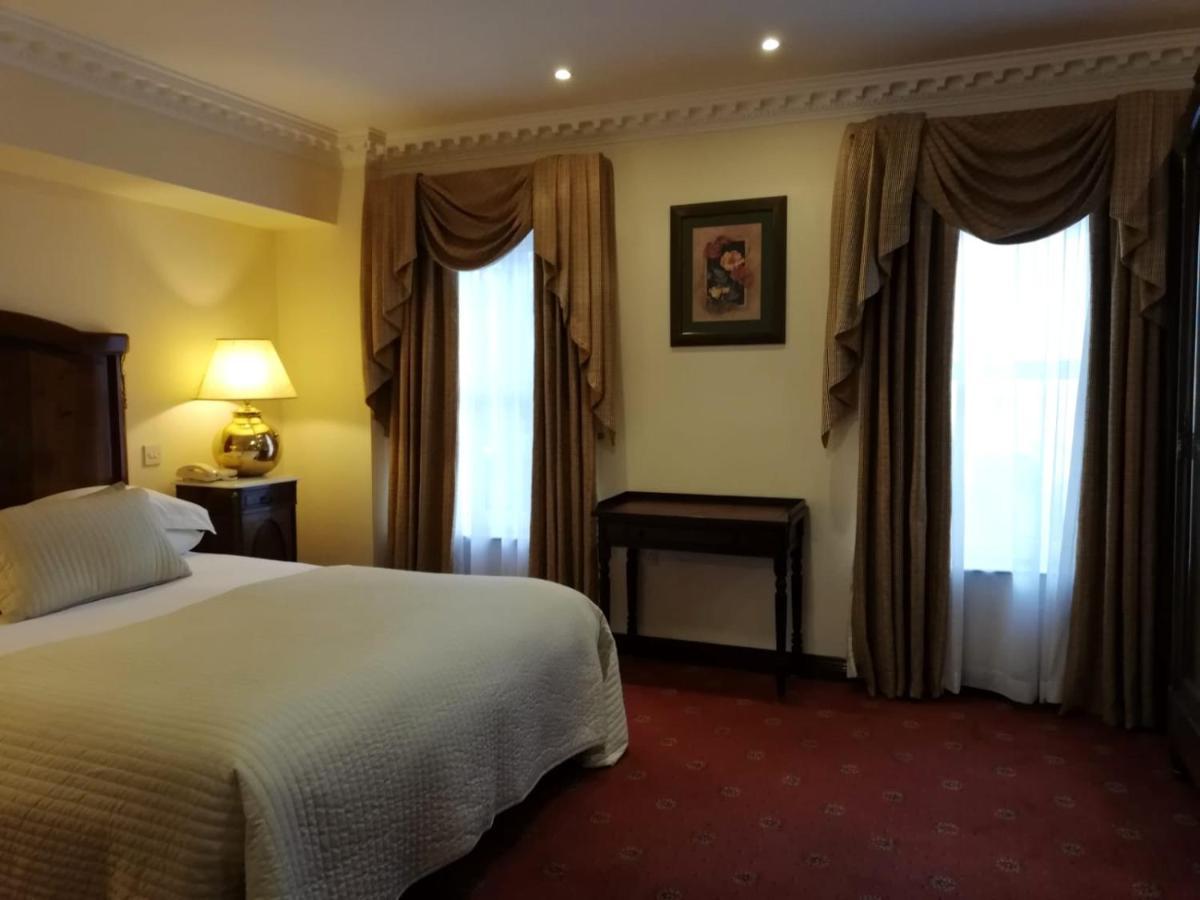Foley'S Townhouse Killarney Hotel ภายนอก รูปภาพ