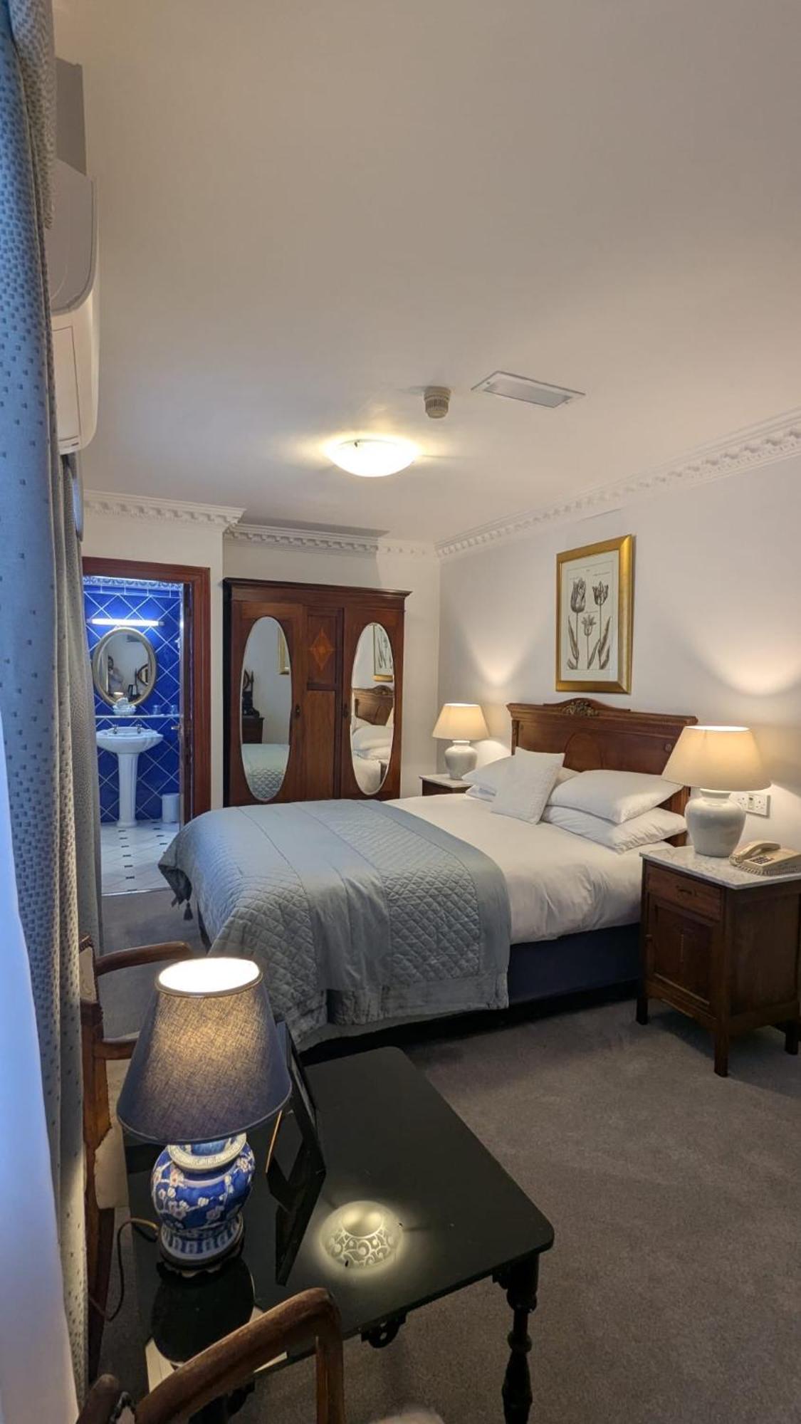 Foley'S Townhouse Killarney Hotel ภายนอก รูปภาพ