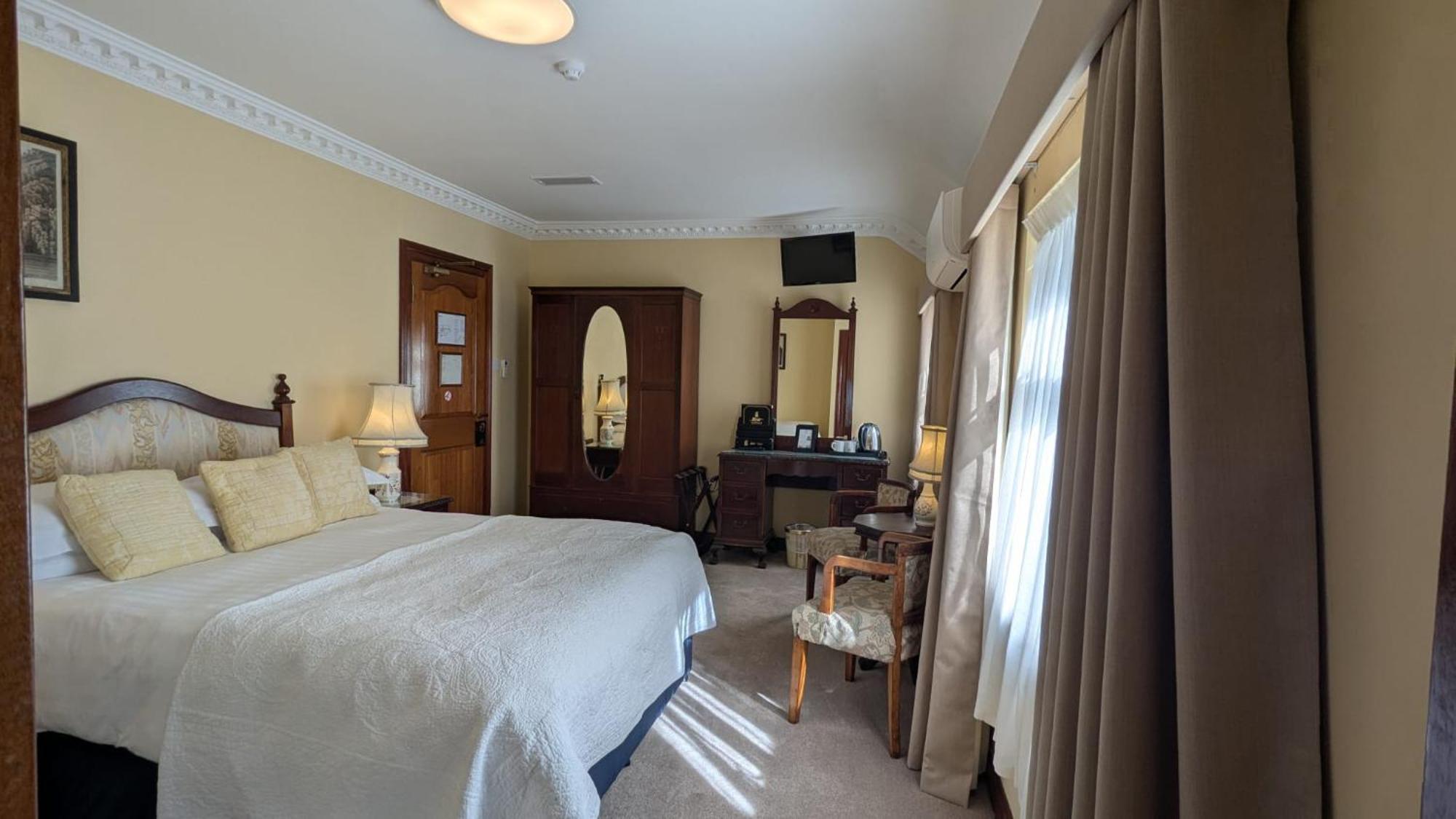 Foley'S Townhouse Killarney Hotel ภายนอก รูปภาพ